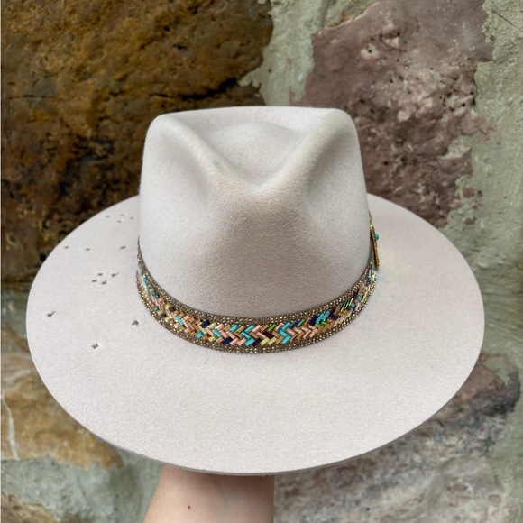 New Charlie 1 Horse Lainey Wilson Hillbilly Hippie hat Sz Medium - Picture 1 of 7
